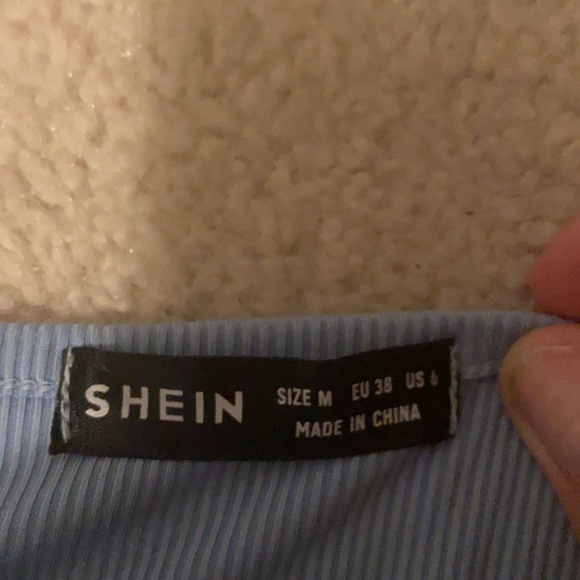 Blue crop top with lace - Picture 3 of 3